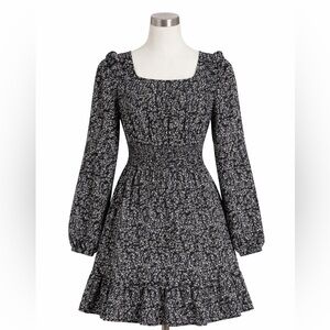Cottagecore Black Floral Prairie Dress Smocked Waist Square Neck Size M